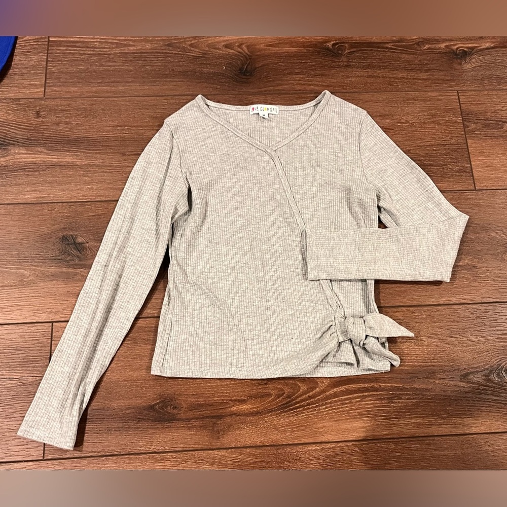 Love Glam Girl Light Grey Long Sleeve Tie Top Size Medium 10/12 Girls